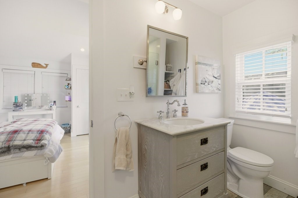 5 Division Street Newport, RI 02840 - Photo 13 of 36