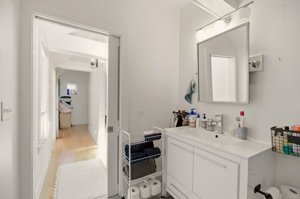 5 Division Street Newport, RI 02840 - Photo 21 of 36