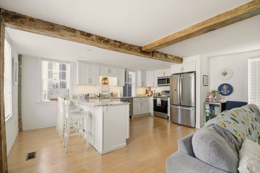 5 Division Street Newport, RI 02840 - Photo 4 of 36