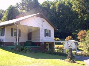 2732 Siam Road Elizabethton, TN 37643 - Photo 3 of 8 Photo 3