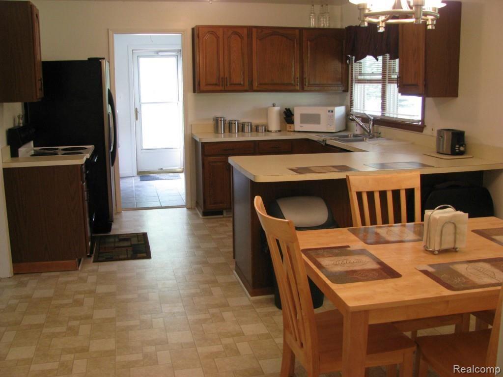 22151 Otter Road New Boston, MI 48164 - Photo 22 of 61 IMG_9581.jpg