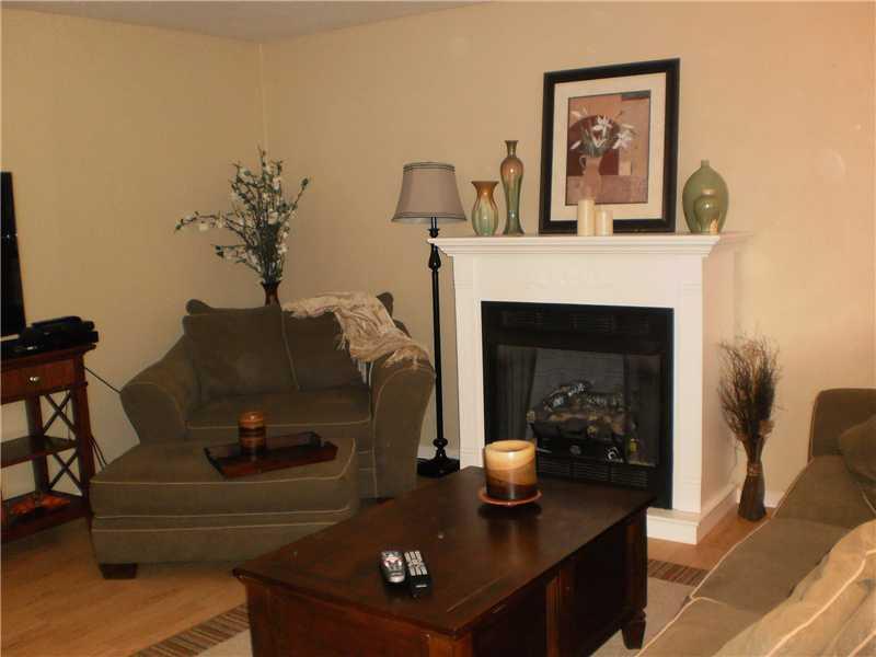 296 Johnetta Road Vandergrift, PA 15690 - Photo 5 of 25 Living Room.