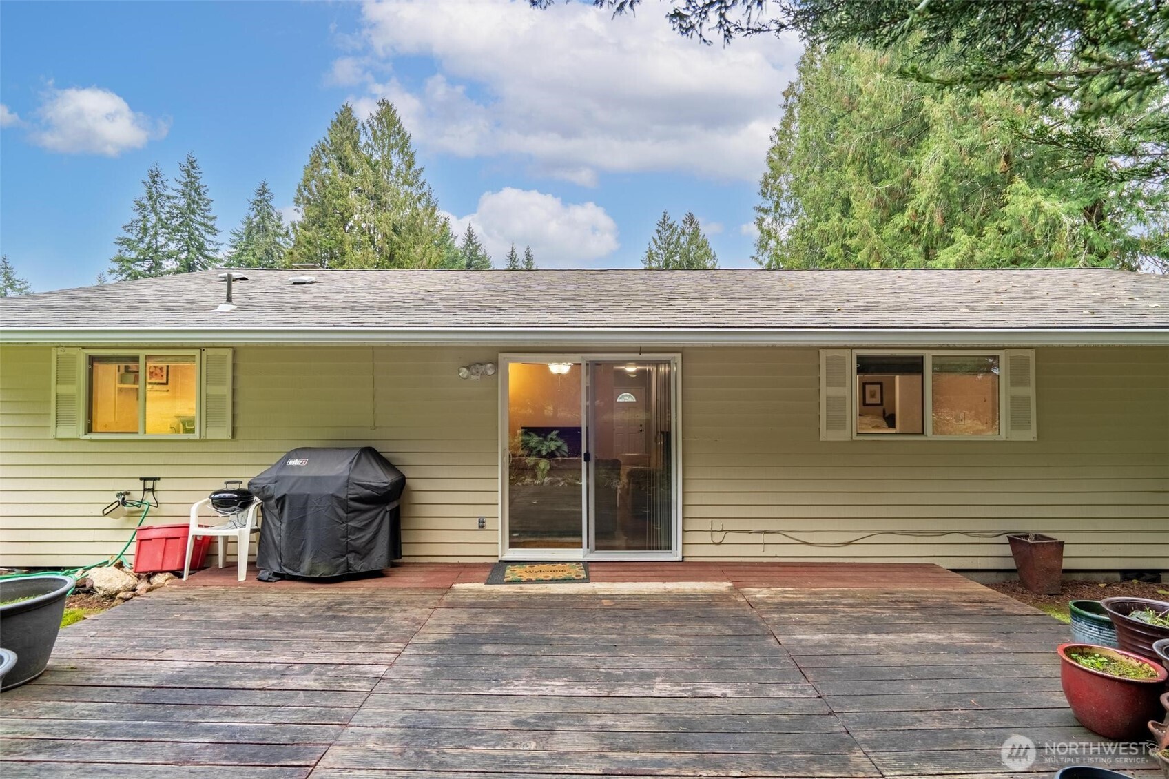 185 Brook Drive Chehalis, WA 98532 - Photo 29 of 40 a view of a two chairs in the patio