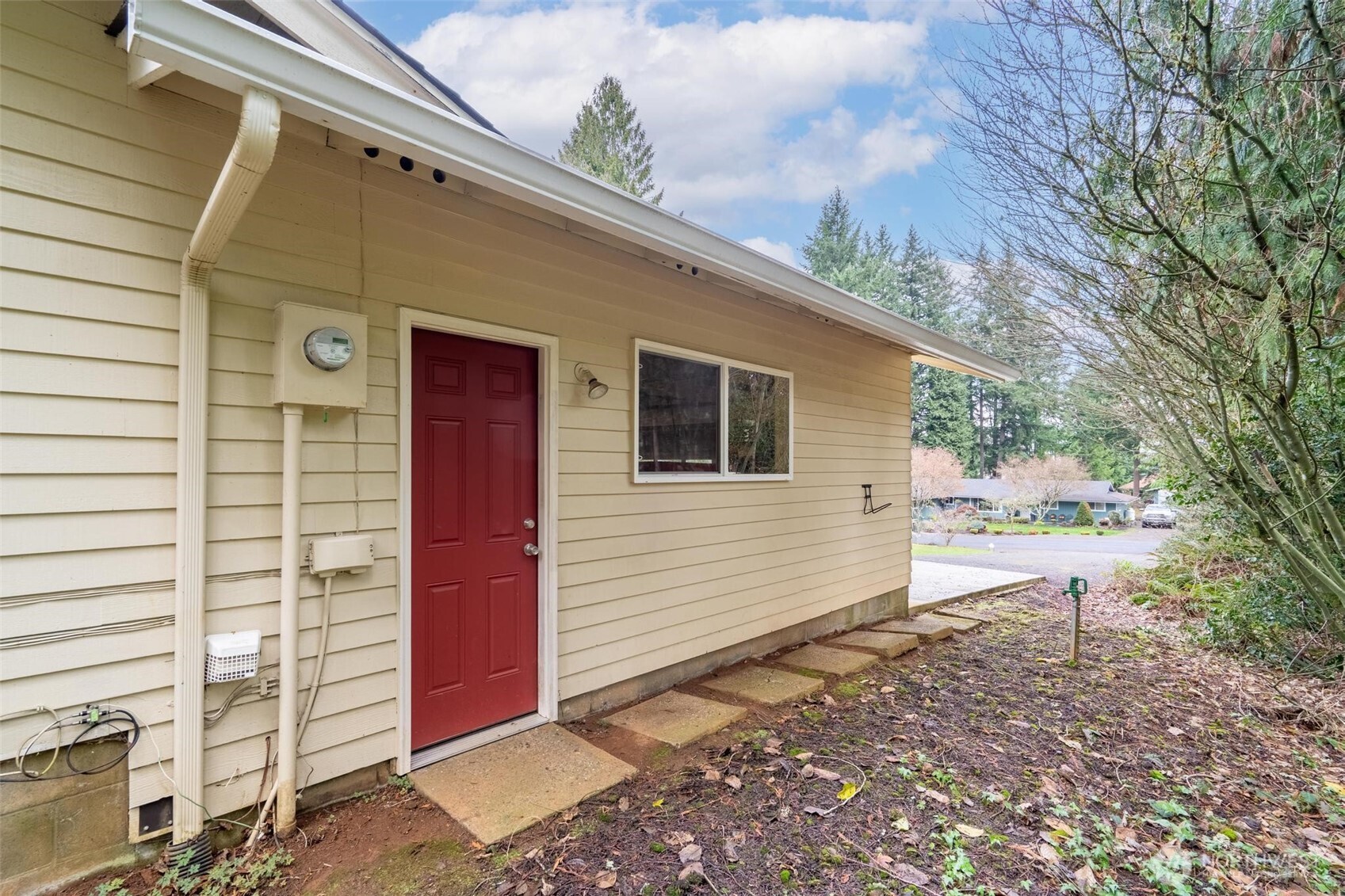 185 Brook Drive Chehalis, WA 98532 - Photo 33 of 40 a view of a house with a yard