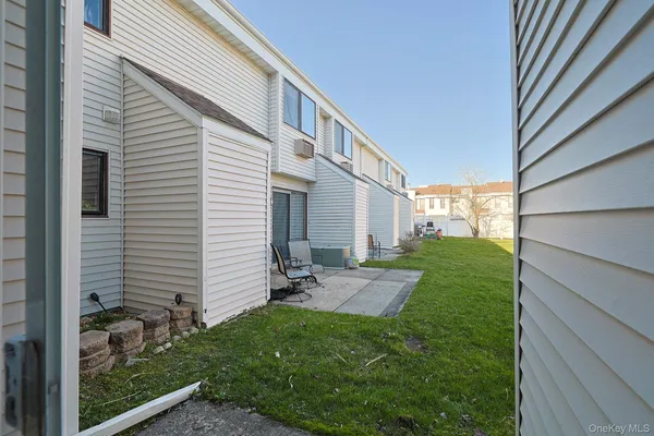 $2,300 | 25 Pierces Road, Unit 22, Newburgh, NY 12550