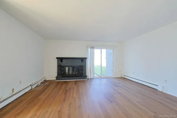 $2,300 | 25 Pierces Road, Unit 22, Newburgh, NY 12550