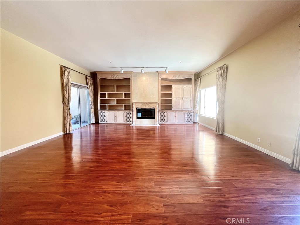 609 Fairview Avenue, Unit 2 Arcadia, CA 91007 - Photo 7 of 20 a view of a livingroom with wooden floor