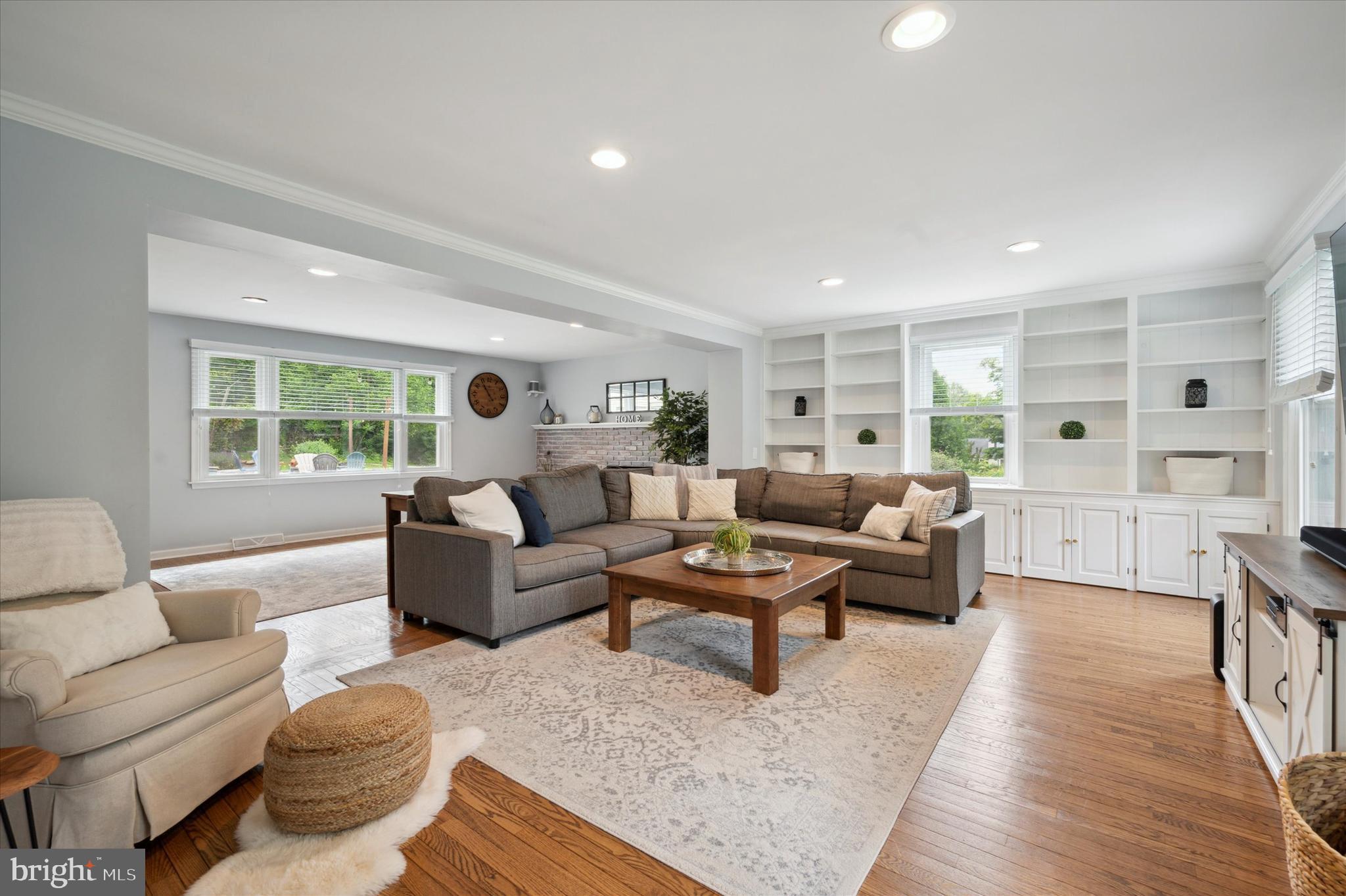 333 South Radnor Chester Road Villanova, PA 19085 - Photo 7 of 36 Living Room