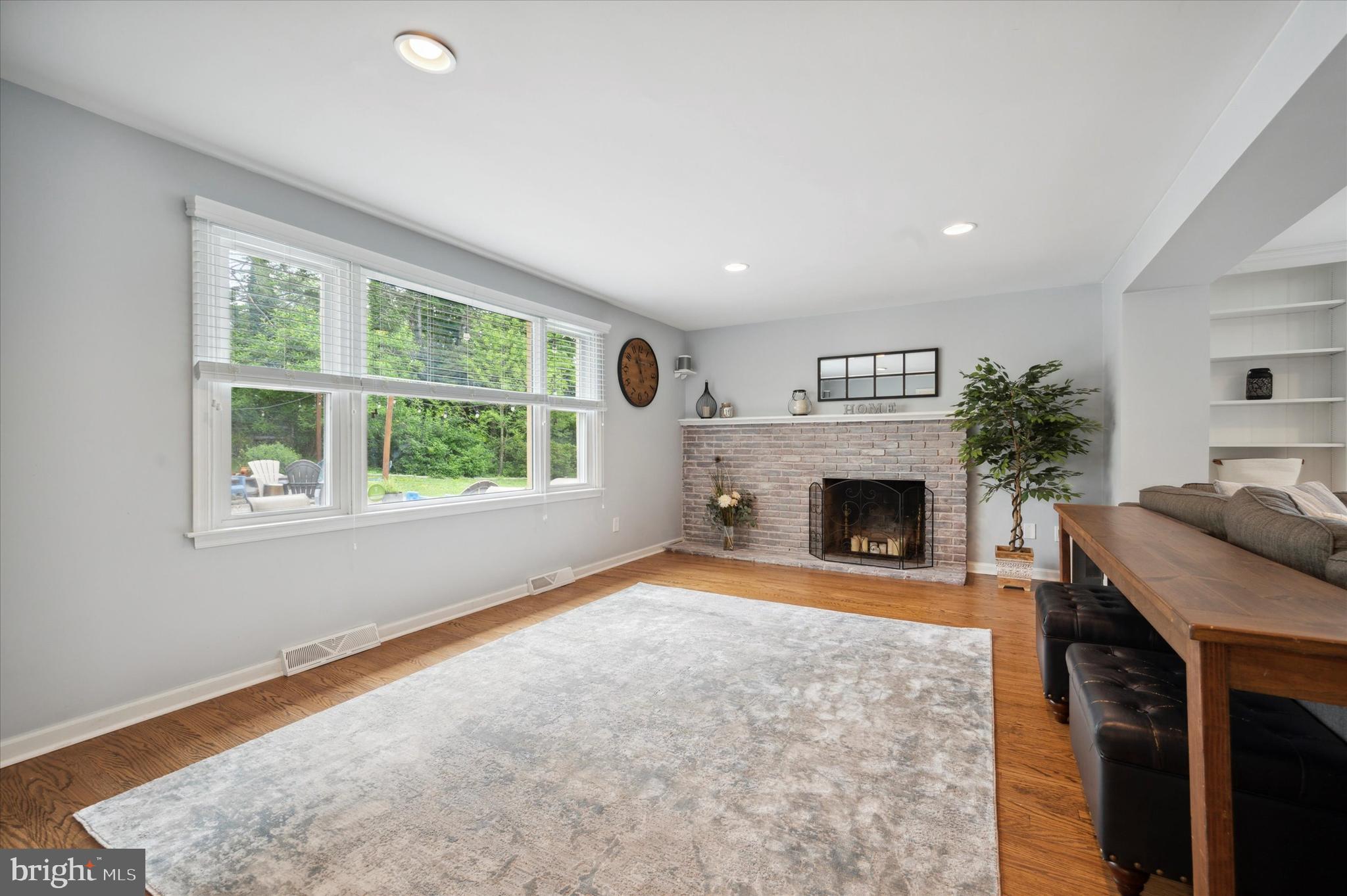 333 South Radnor Chester Road Villanova, PA 19085 - Photo 8 of 36 Living Room