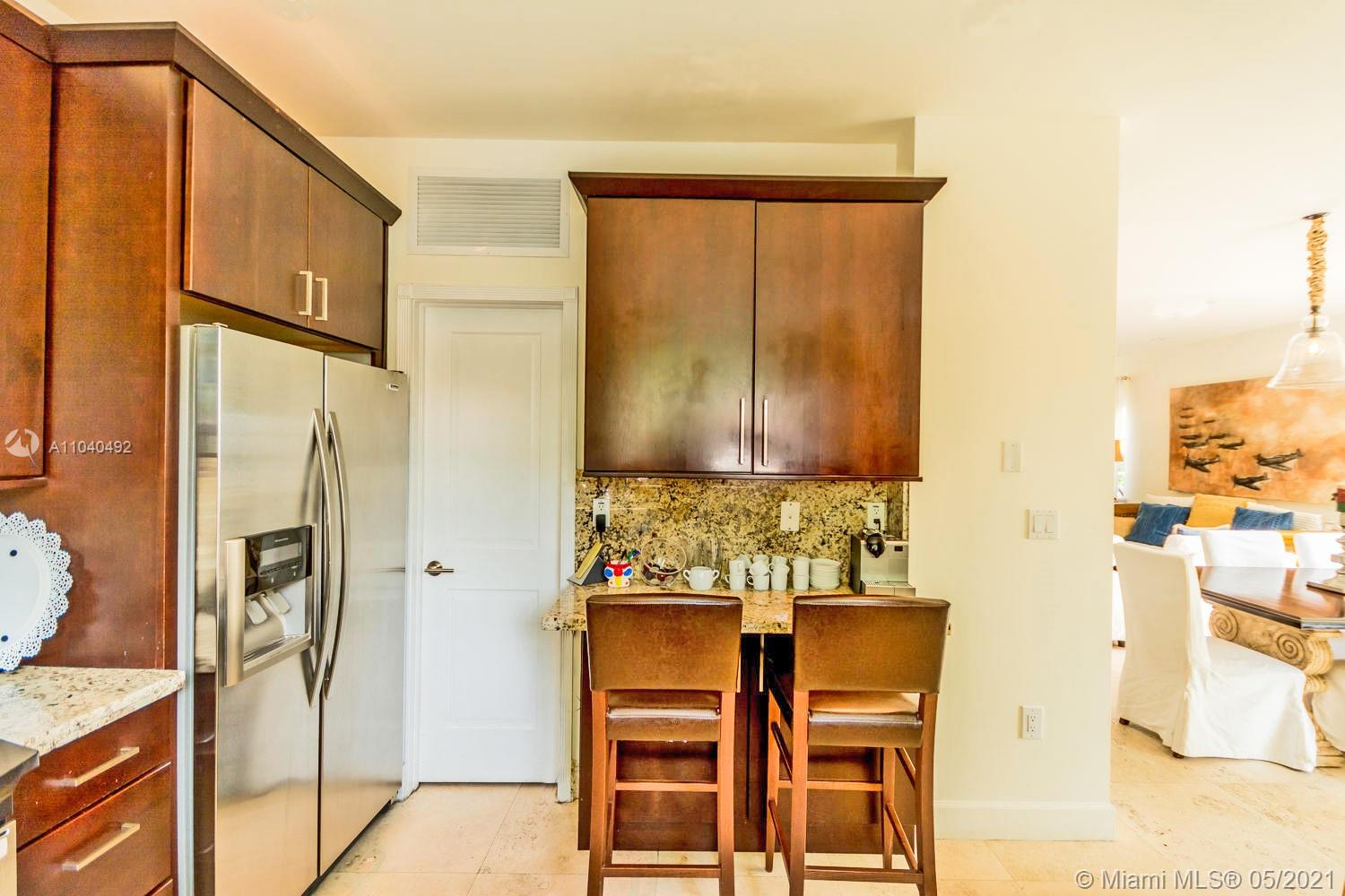 292 Fernwood Road Key Biscayne, FL 33149 - Photo 12 of 36