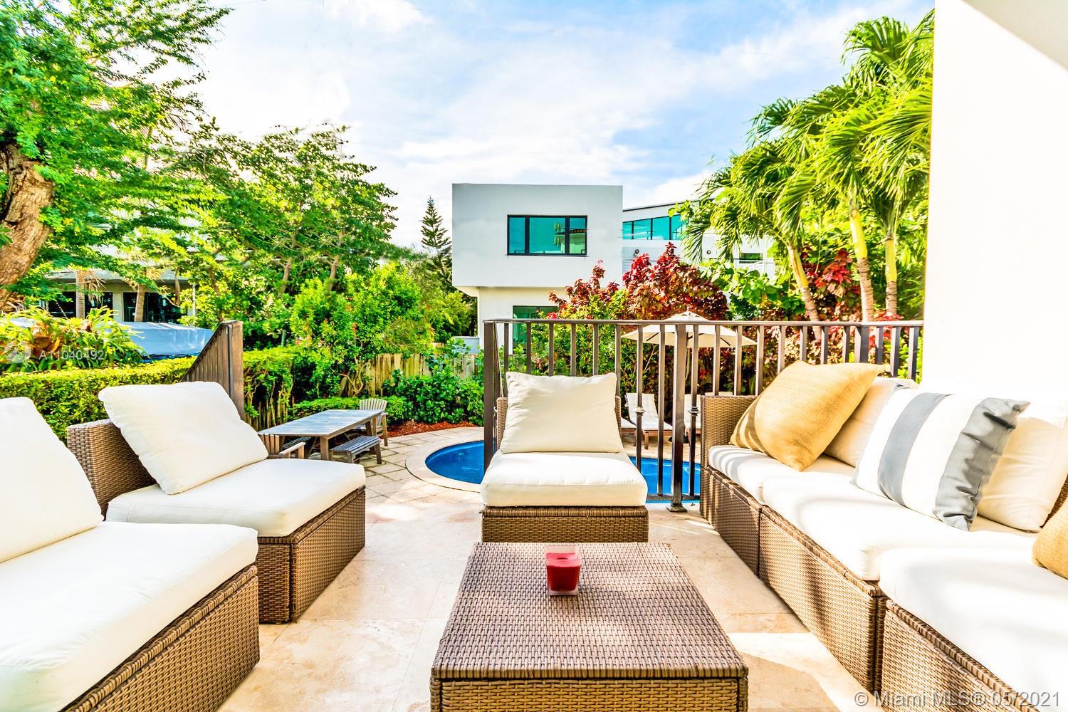 292 Fernwood Road Key Biscayne, FL 33149 - Photo 15 of 36