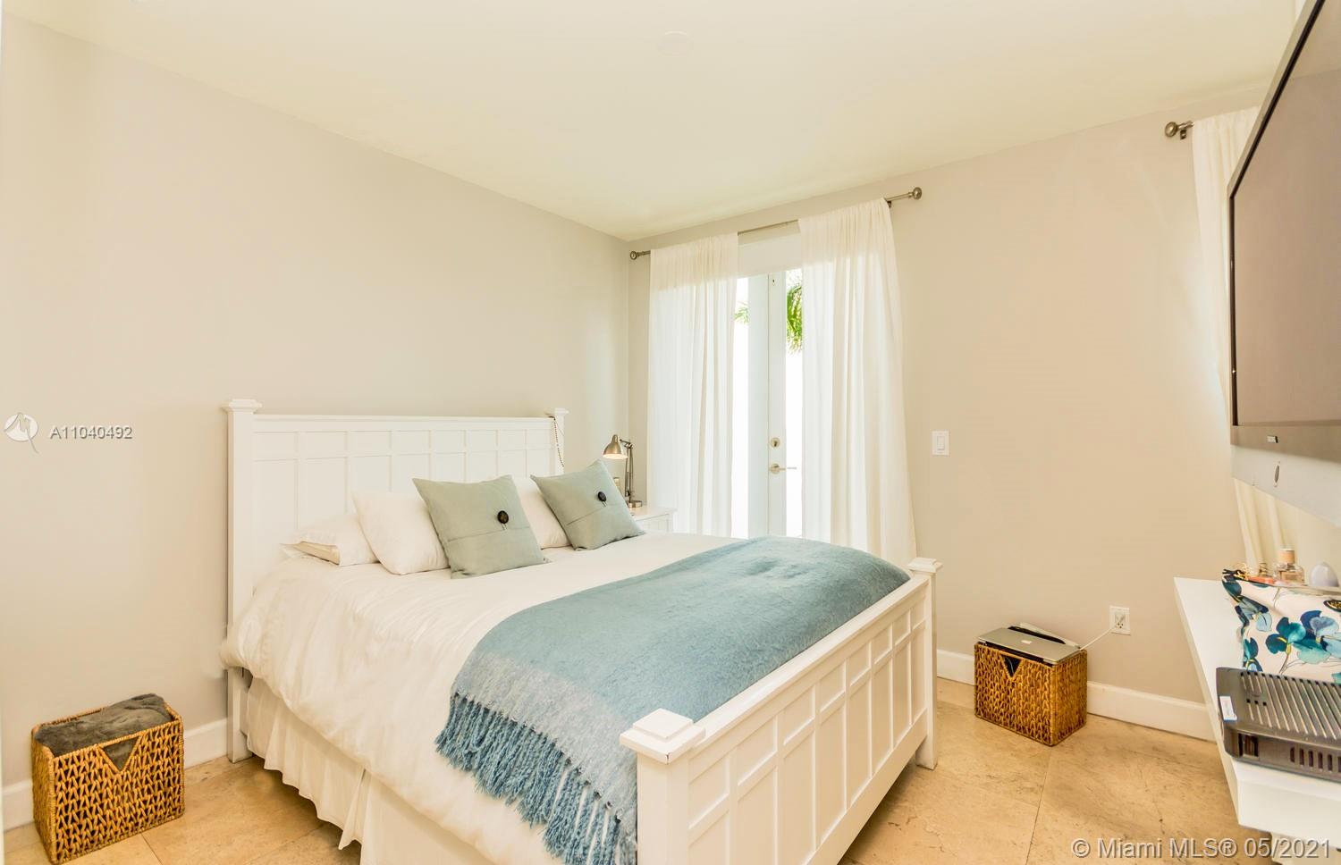 292 Fernwood Road Key Biscayne, FL 33149 - Photo 18 of 36