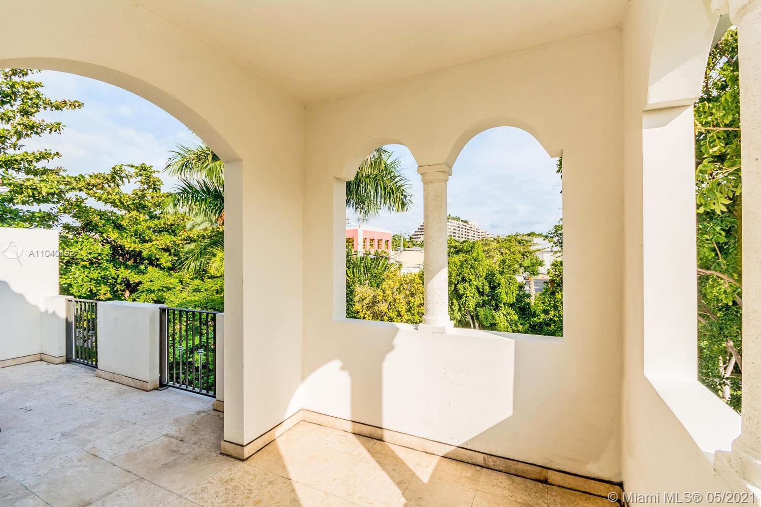 292 Fernwood Road Key Biscayne, FL 33149 - Photo 20 of 36