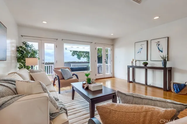 $1,100,000 | 677 West 37th Street, San Pedro, CA 90731