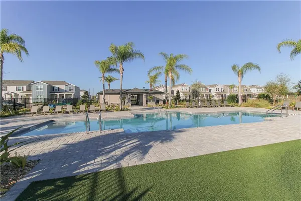 a view of a yard and front of house