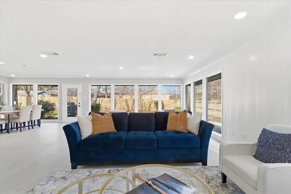 $2,700 | 1509 University Drive, Arlington, TX 76013