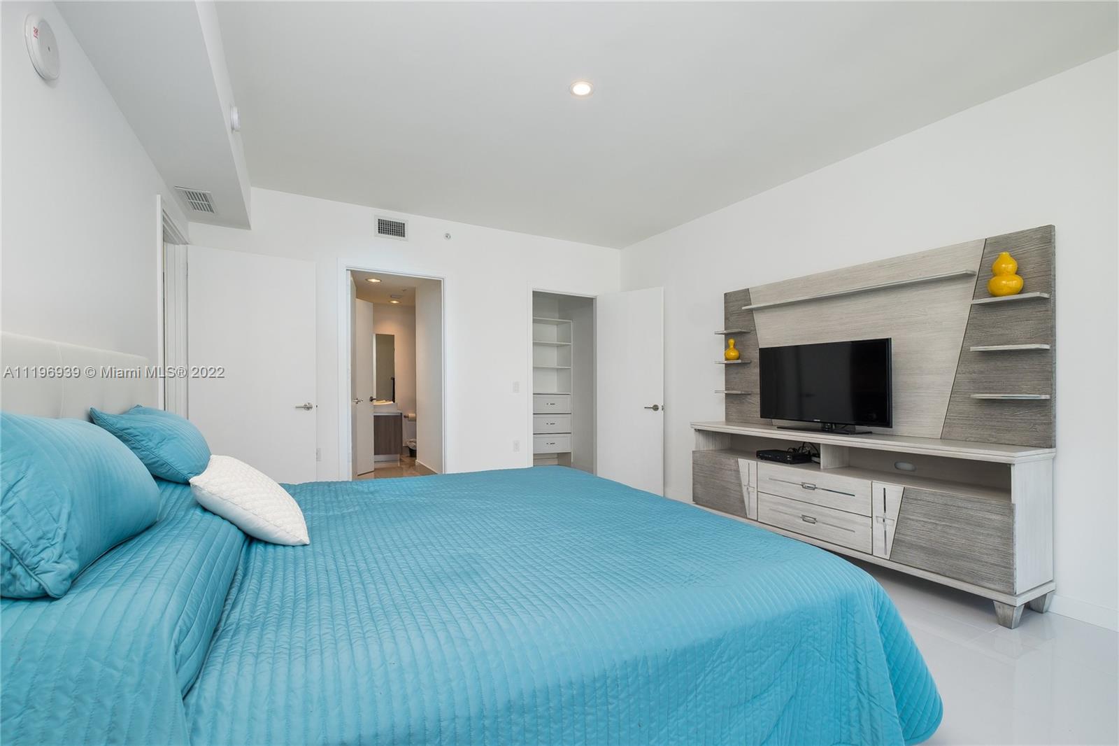 201 Southwest 17th Road, Unit 705 Miami, FL 33129 - Photo 10 of 32 Gallery Image 10