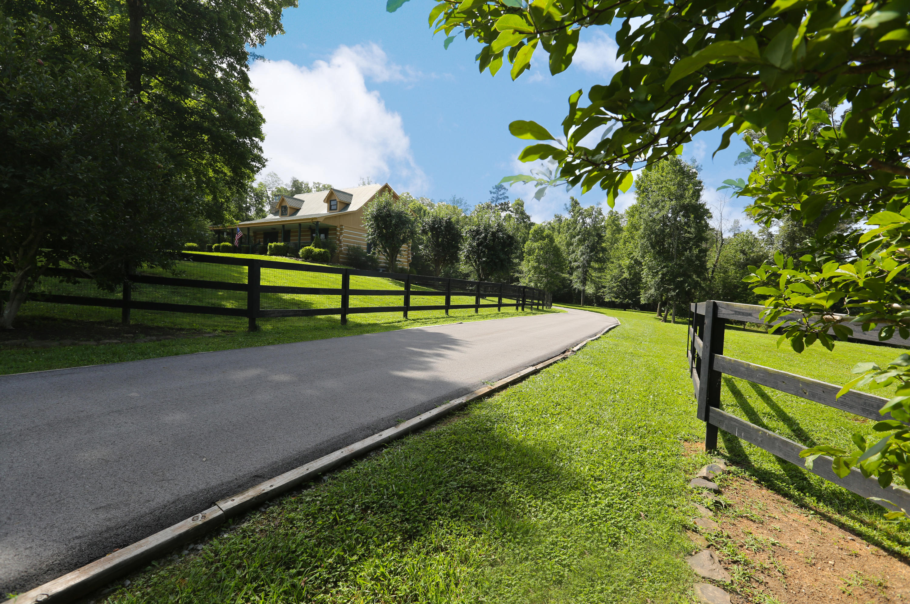 3679 Fox Ridge Road Louisville, TN 37777 - Photo 2 of 40 Asphalt Drive