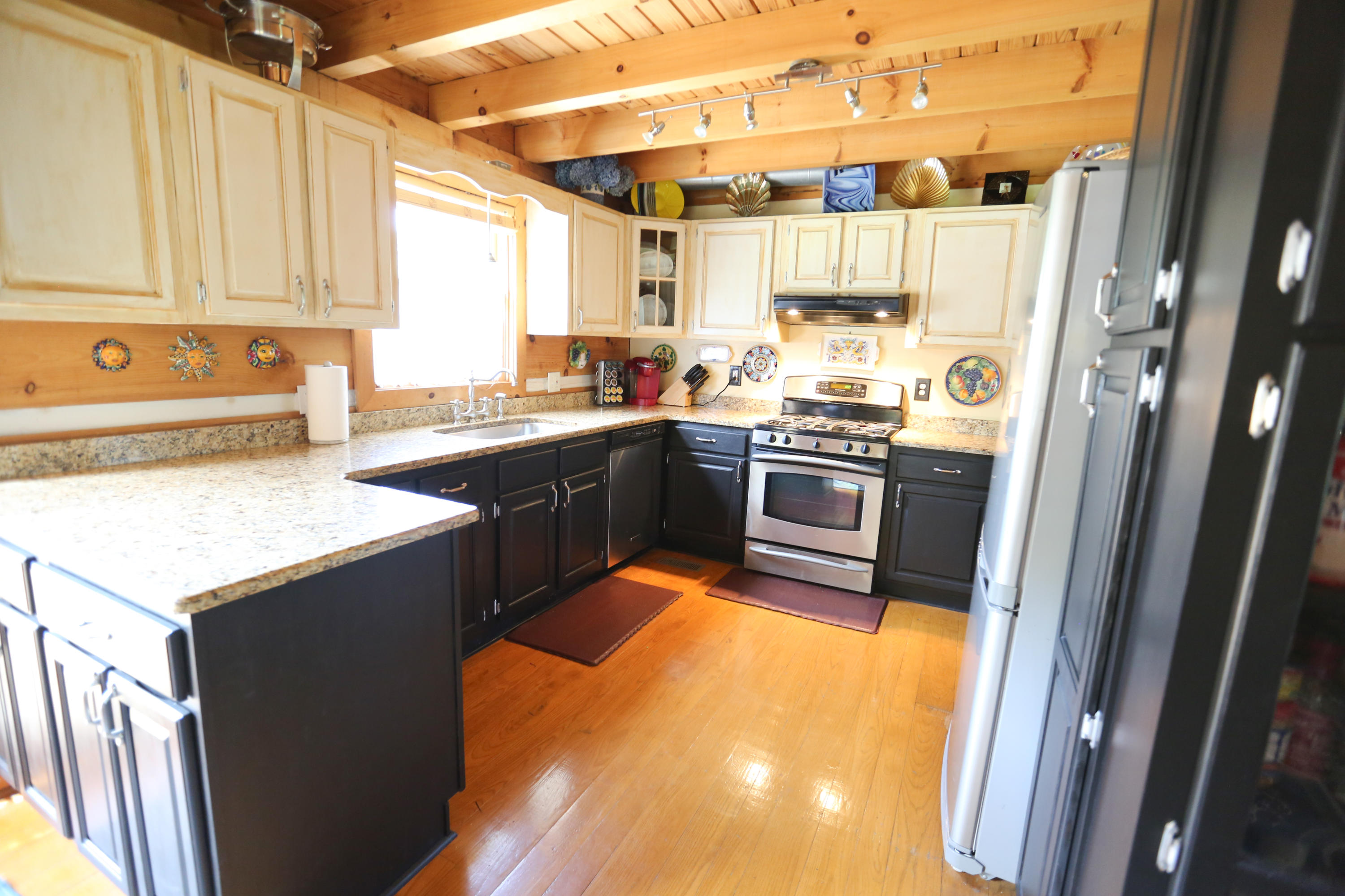 3679 Fox Ridge Road Louisville, TN 37777 - Photo 14 of 40 Dining Open to Kitchen