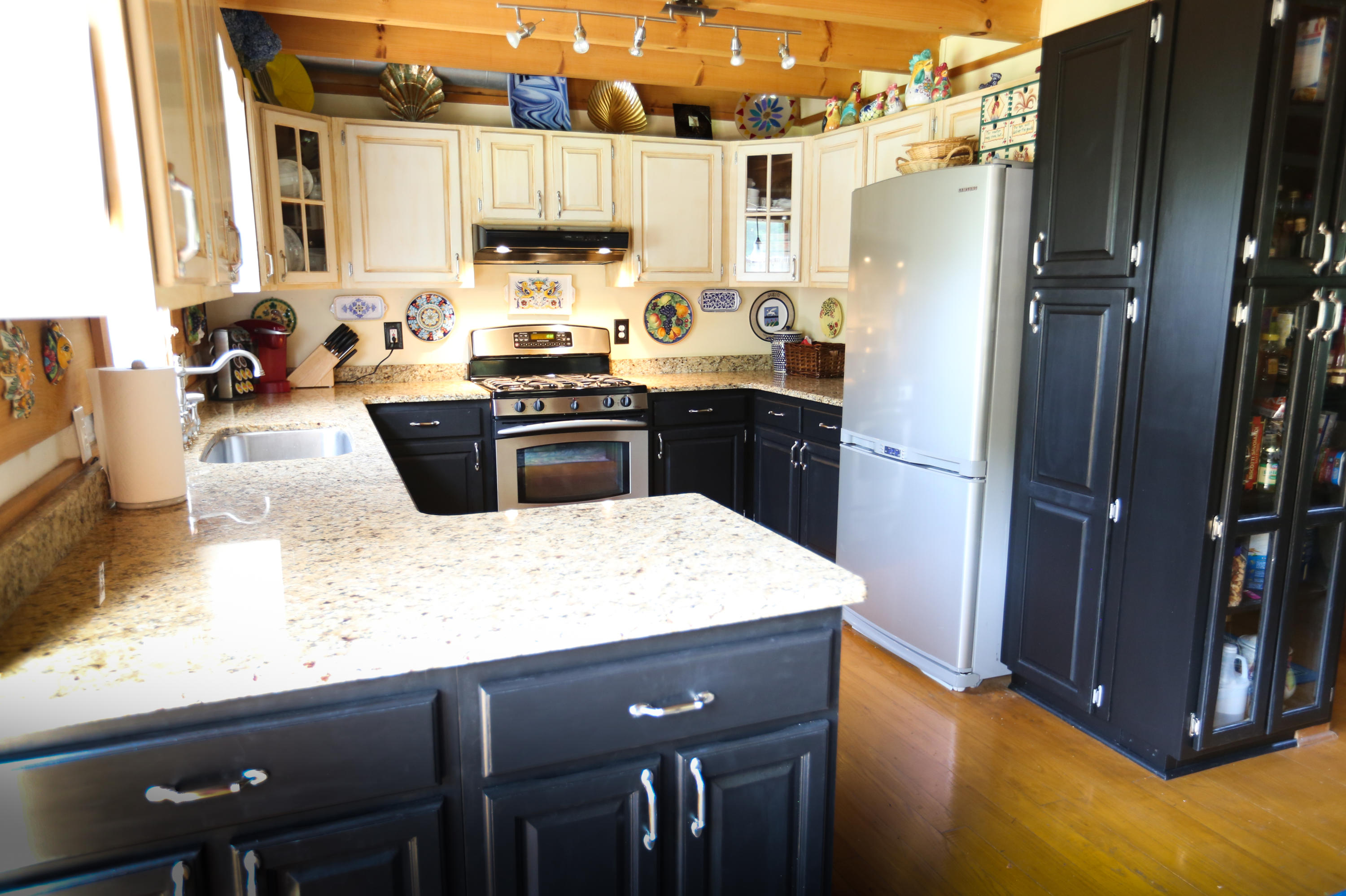 3679 Fox Ridge Road Louisville, TN 37777 - Photo 16 of 40 Granite Counters