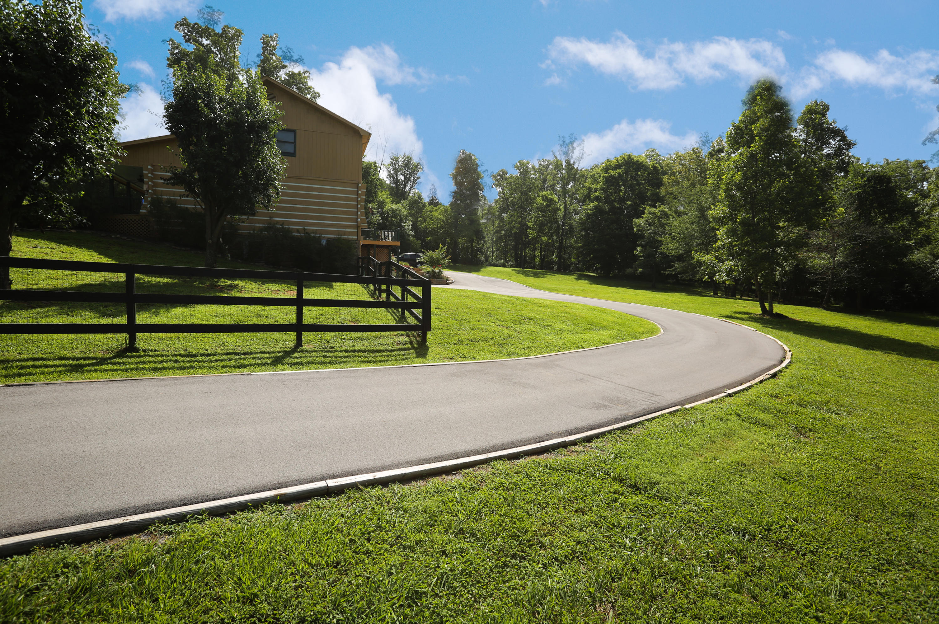 3679 Fox Ridge Road Louisville, TN 37777 - Photo 3 of 40 To Privacy in Back of Home