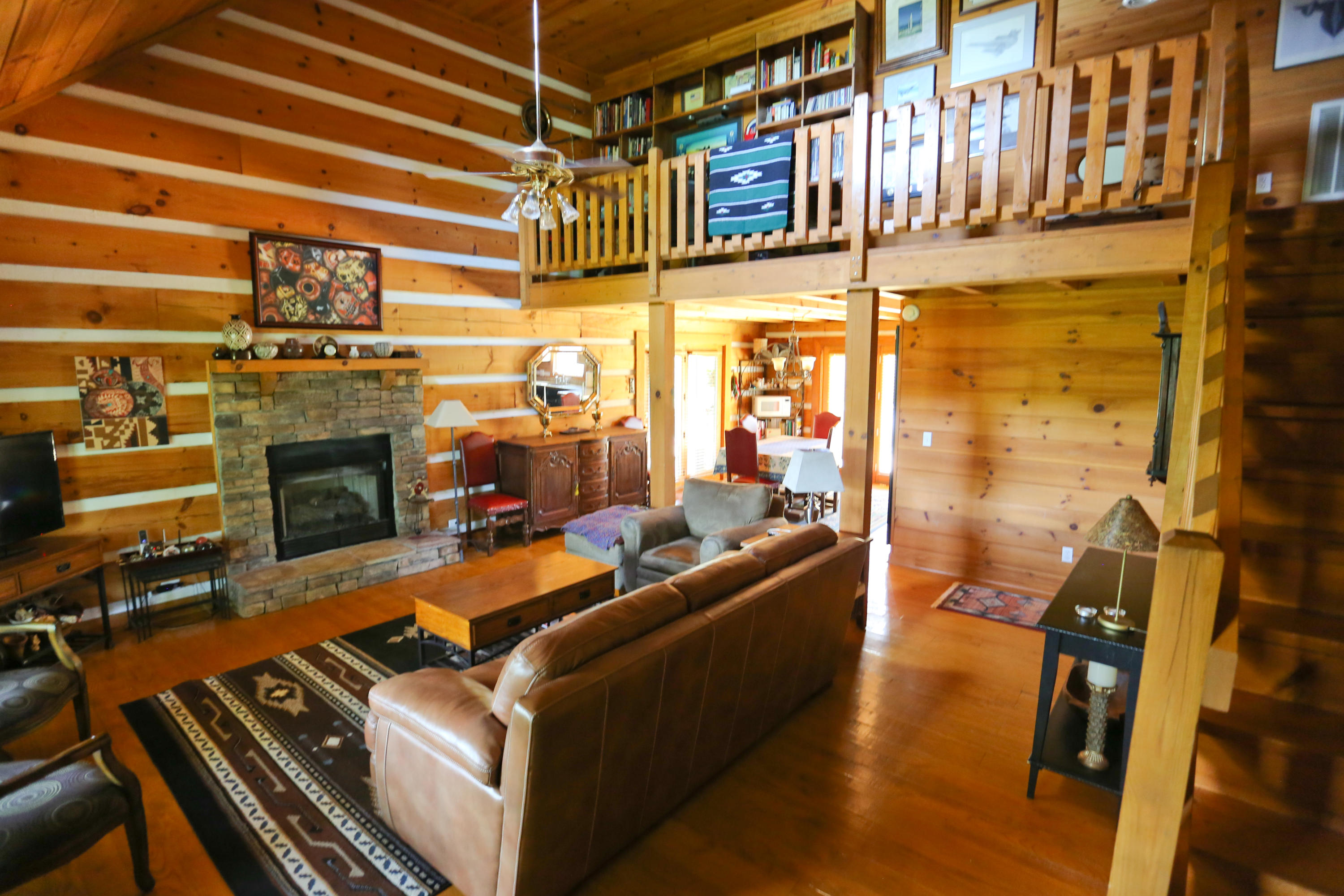 3679 Fox Ridge Road Louisville, TN 37777 - Photo 5 of 40 Come in!