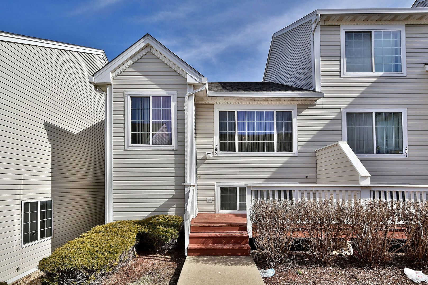 365 Springmist Court, Unit 365 Bolingbrook, IL 60440 - Photo 2 of 34 Gallery Image 2