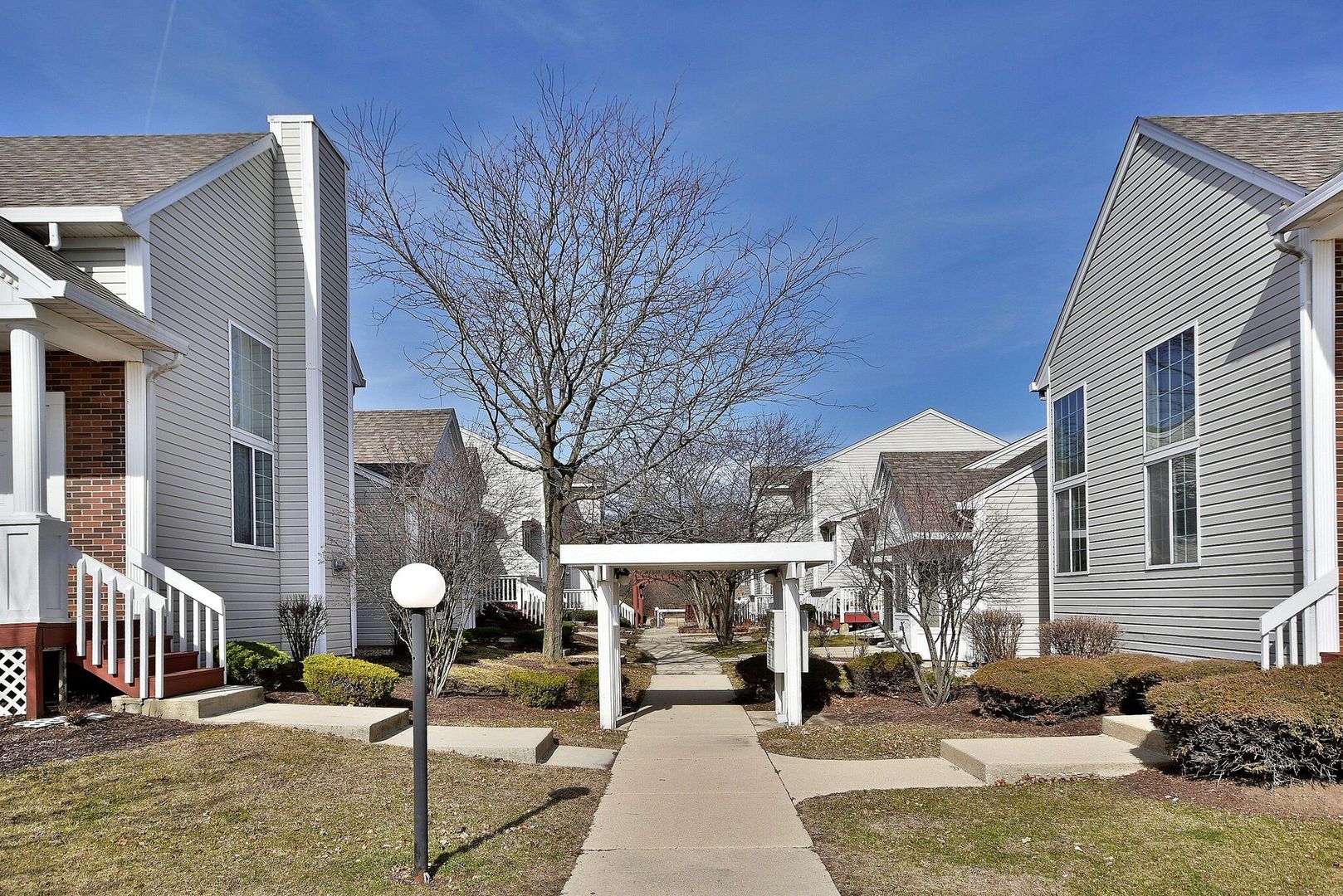 365 Springmist Court, Unit 365 Bolingbrook, IL 60440 - Photo 8 of 34 Gallery Image 8
