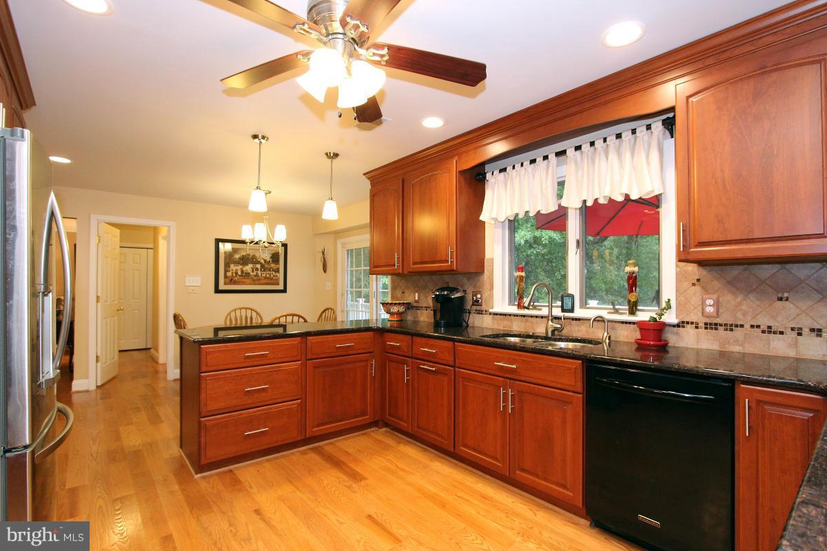 670 Long Corner Road Mount Airy, MD 21771 - Photo 5 of 29 Kitchen