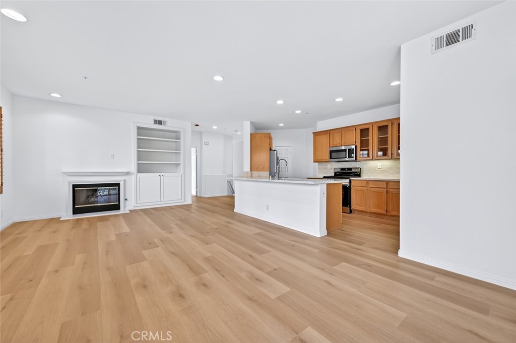 447 Ridgeway Irvine, CA 92620 - Photo 17 of 88