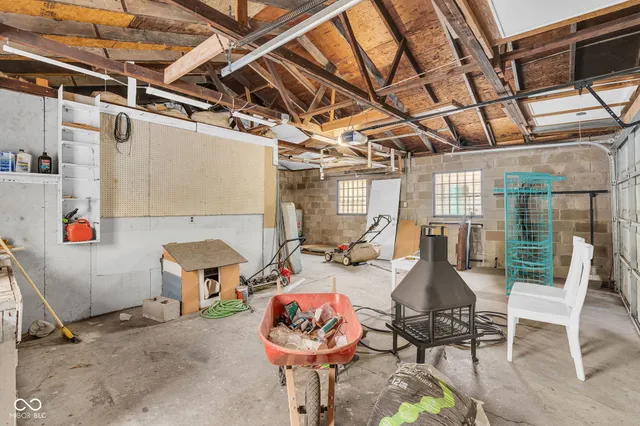 $158,500 | 2605 South 10th Street, Terre Haute, IN 47802