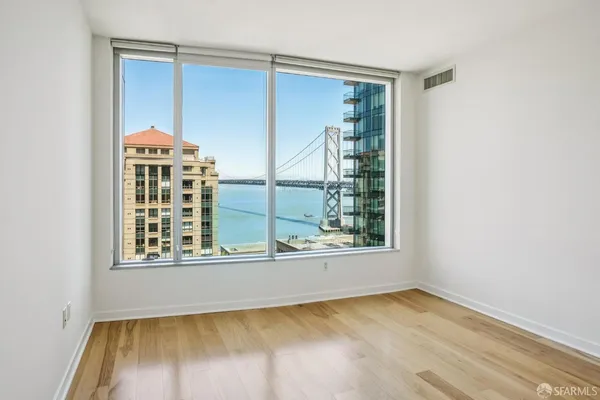 $5,950 | 301 Main Street, Unit 20C, San Francisco, CA 94105