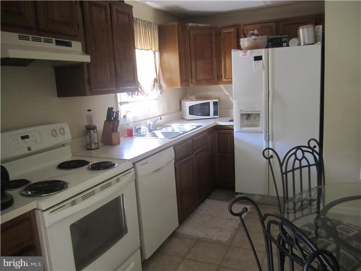 37 Hampshire Road Sicklerville, NJ 08081 - Photo 5 of 7 Kitchen