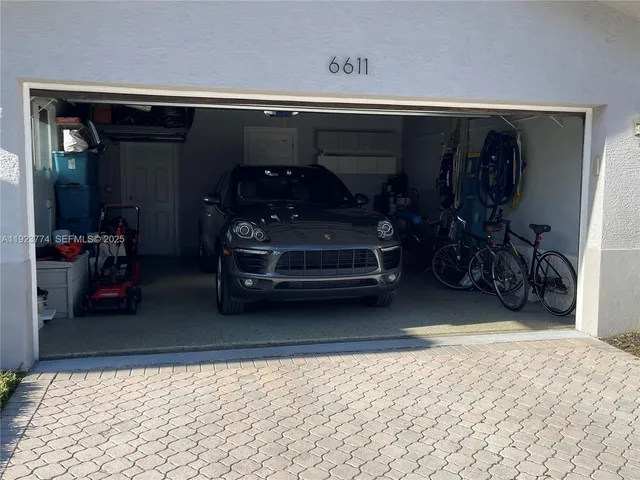 $1,264,000 | 6611 Northeast 21st Lane, Fort Lauderdale, FL 33308