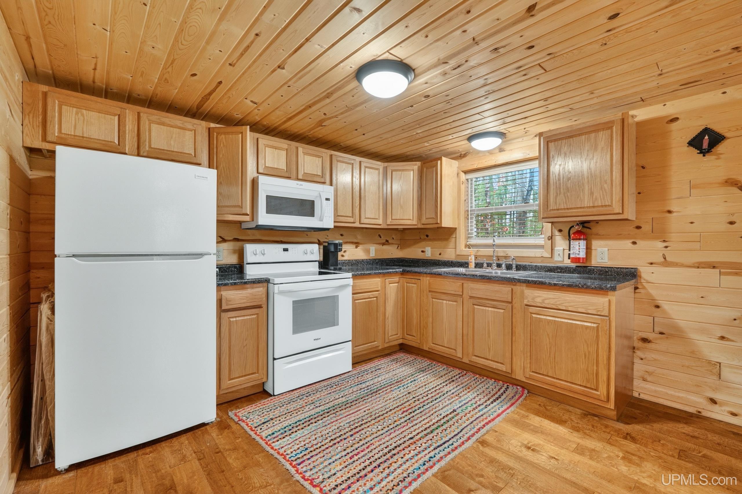 14675 33 Road Wetmore, MI 49895 - Photo 7 of 29