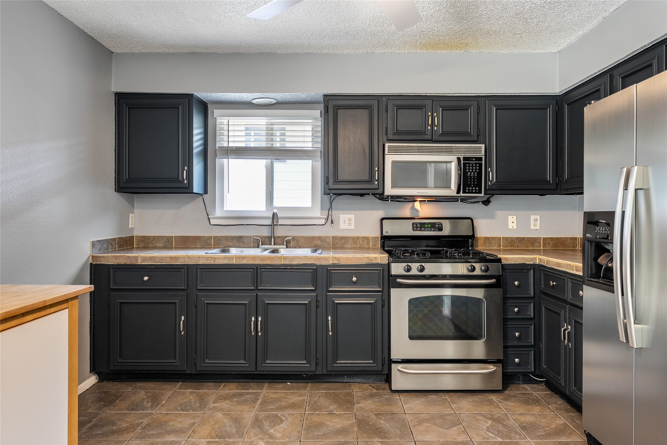 1153 Brookswood Avenue Austin, TX 78721 - Photo 5 of 25