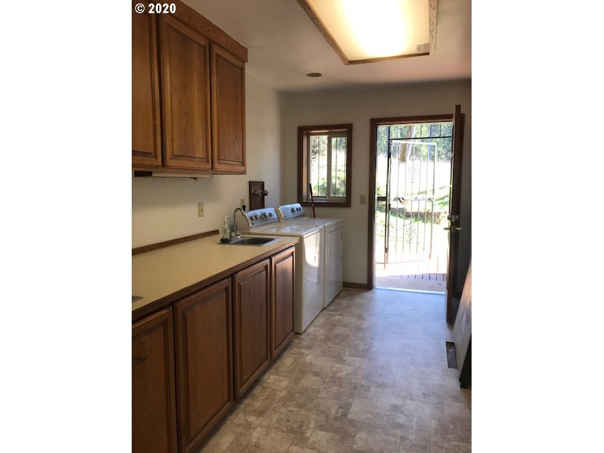 25489 Butler Road Junction City, OR 97448 - Photo 15 of 32 Gallery Image 15