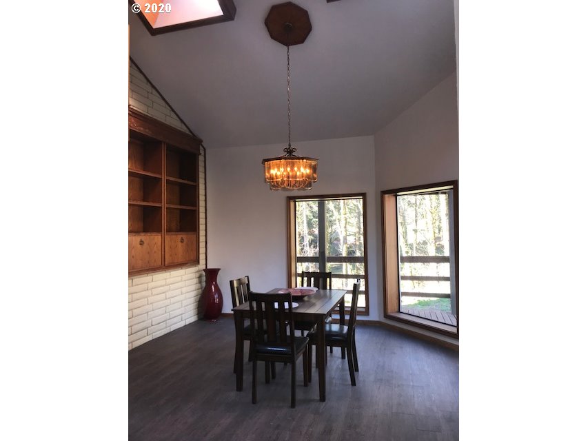 25489 Butler Road Junction City, OR 97448 - Photo 7 of 32 Gallery Image 7