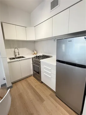 $3,000 | 1320 Drexel Avenue, Unit 302, Miami Beach, FL 33139