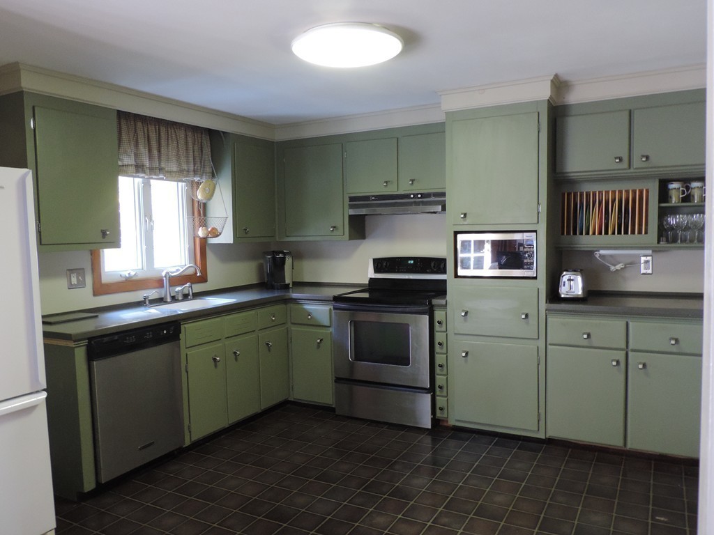 3 Putnam Road North Reading, MA 01864 - Photo 5 of 21 Gallery Image 5