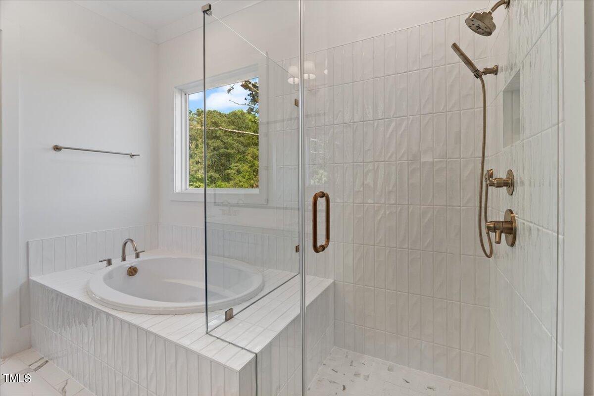 9008 Penny Road Raleigh, NC 27606 - Photo 29 of 52 Owner's Bath