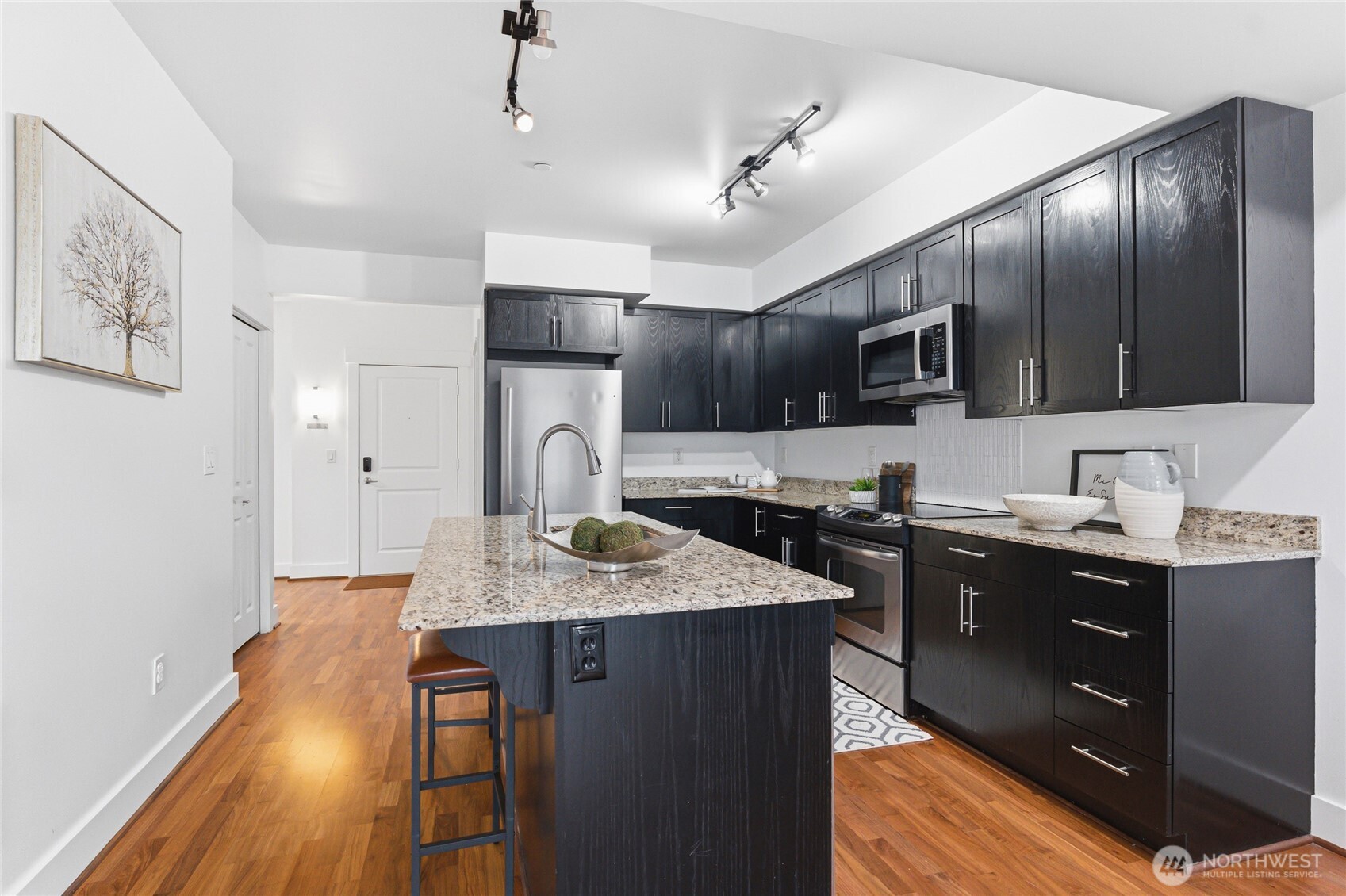 699 John Street, Unit 319 Seattle, WA 98109 - Photo 6 of 39