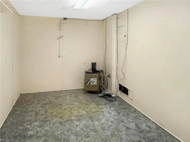 $325,000 | 509 Valleybrook Drive, Jamestown, NC 27282