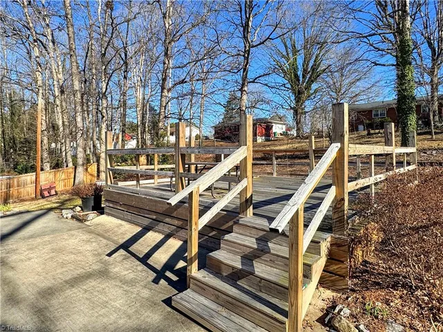 $325,000 | 509 Valleybrook Drive, Jamestown, NC 27282