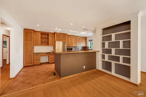 $649,000 | 815 Dry Creek Road, Healdsburg, CA 95448