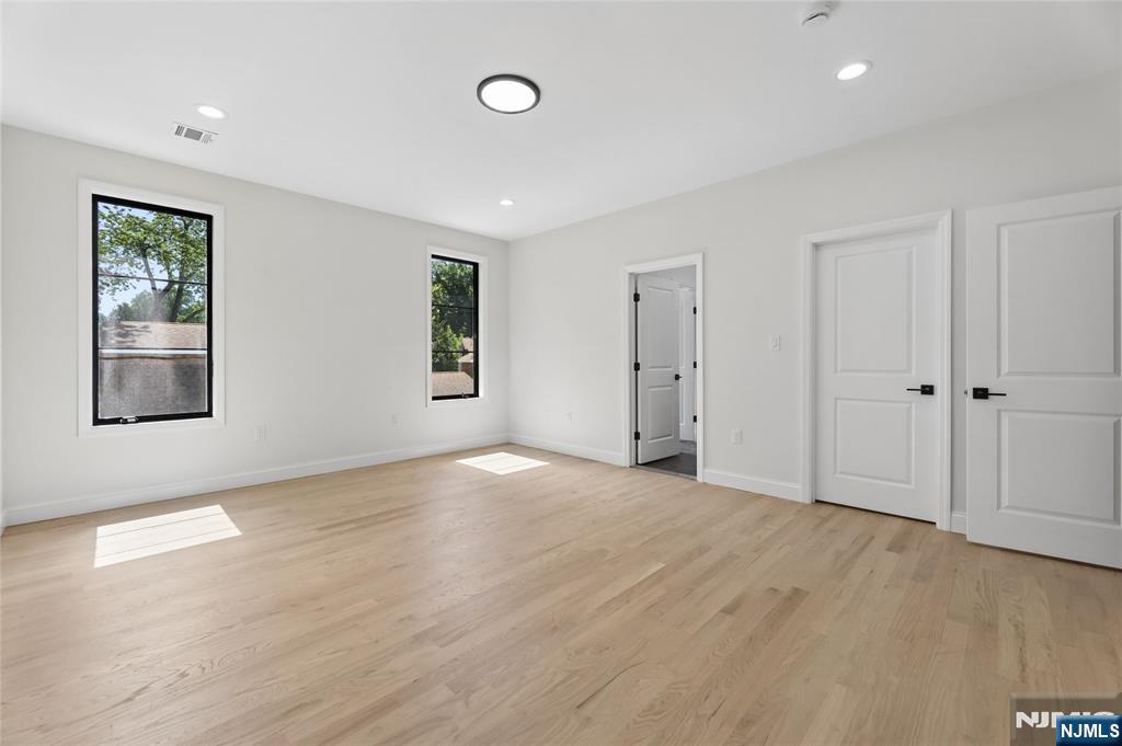 532 Hobart Road Paramus, NJ 07652 - Photo 30 of 46