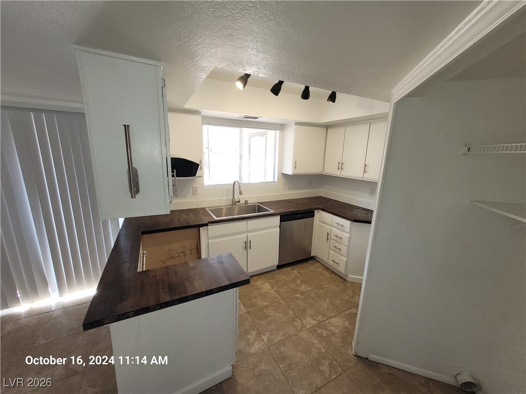 1907 Natalee Drive Henderson, NV 89011 - Photo 9 of 21