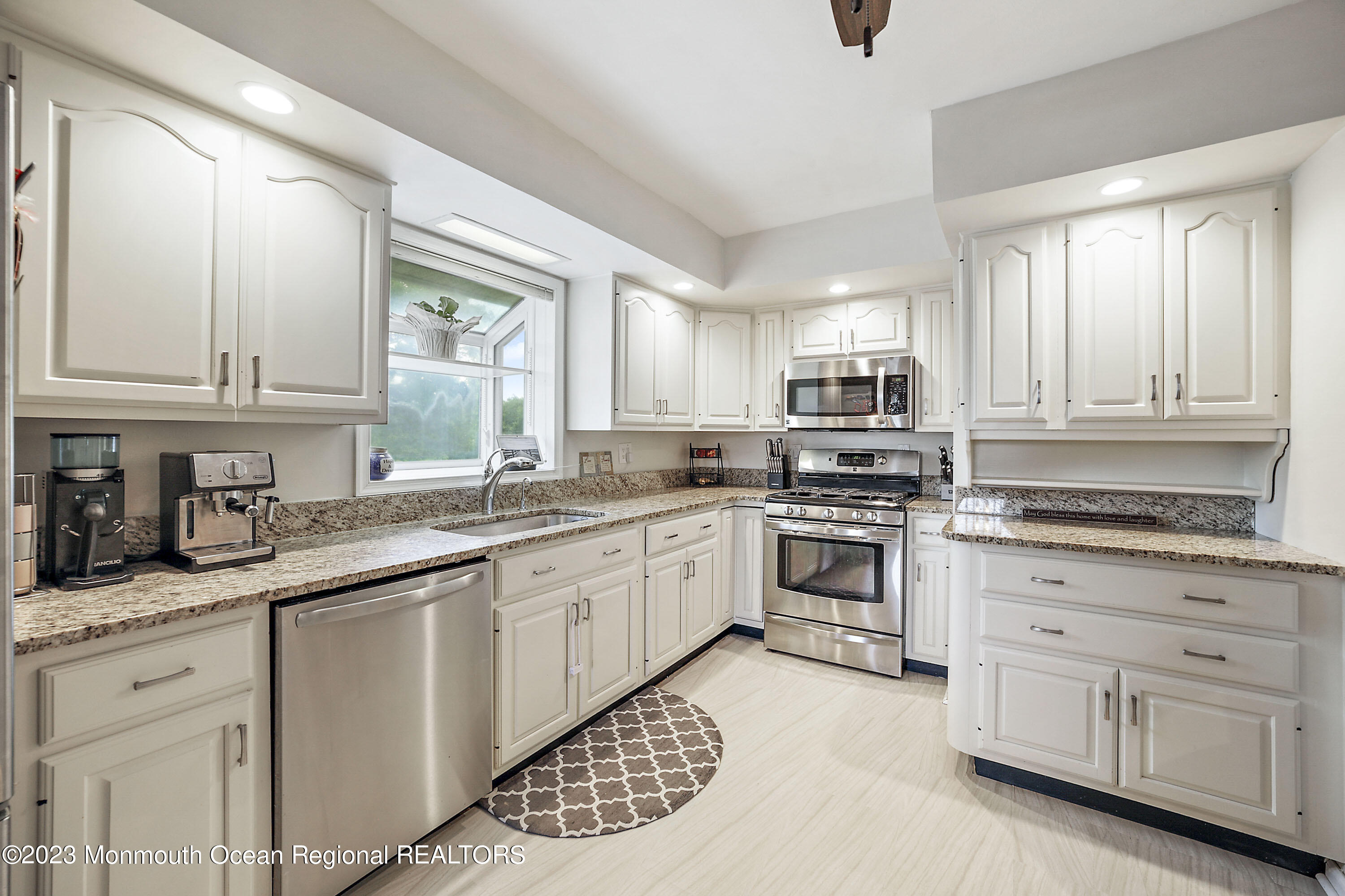 6 Compton Way Hamilton Square, NJ 08690 - Photo 14 of 36 947A2377