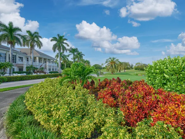 a view of a tennis court