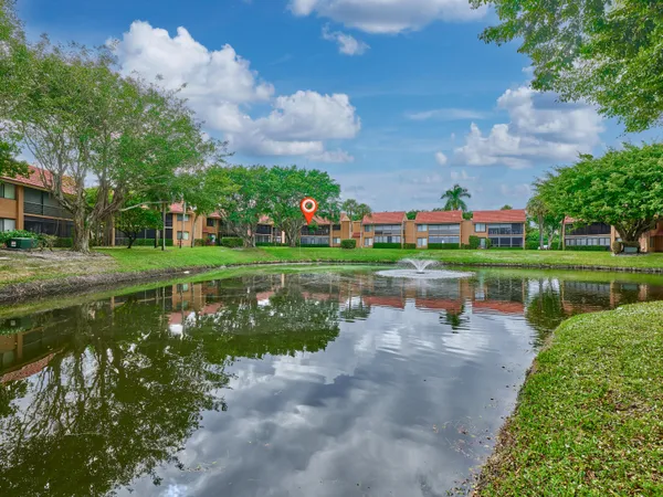 $300,000 | 11262 Green Lake Drive, Unit 204, Boynton Beach, FL 33437